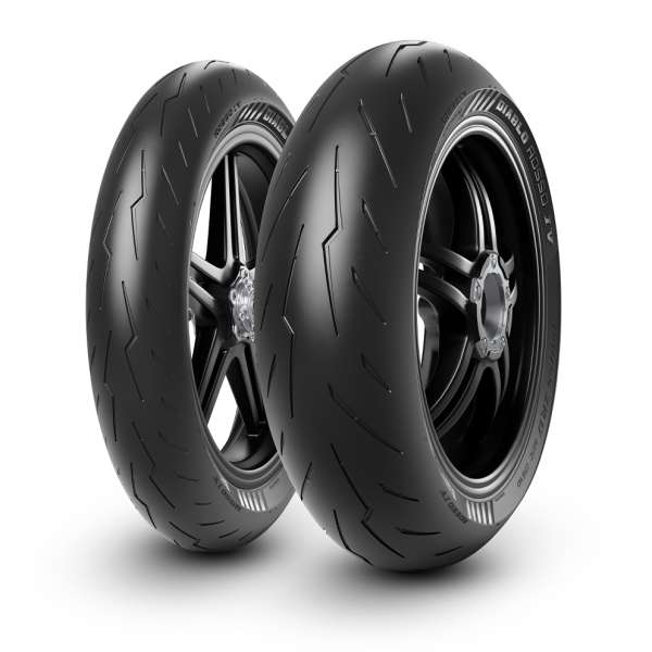 240/45R17 82W Pirelli DIABLO ROSSO IV